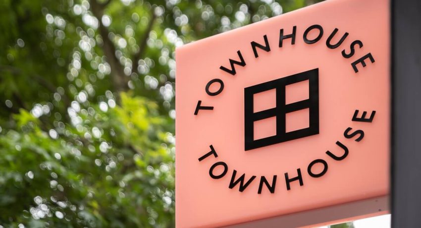 Exterior Sign - Townhouse Kensington